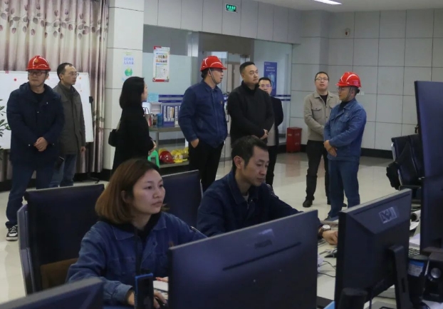 市經(jīng)信局副局長付小峰率隊到集團調(diào)研